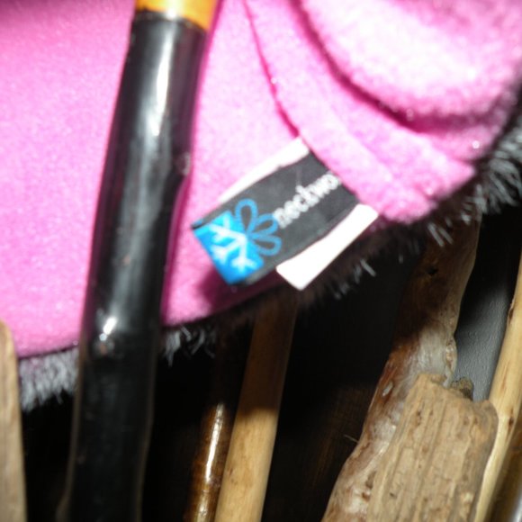 Neck works Hat an neck wrap/ scarf - Picture 6 of 8